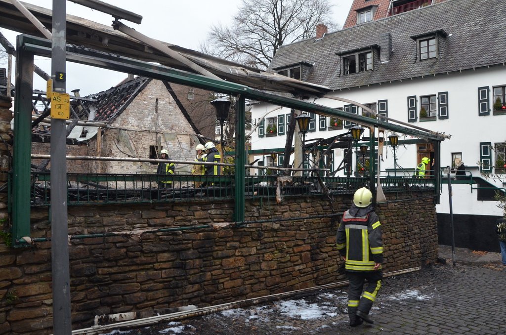 Feuer 3 Zum Treppchen Koeln Rodenkirchen Kirchstr Steinstr P356.JPG - Miklos Laubert